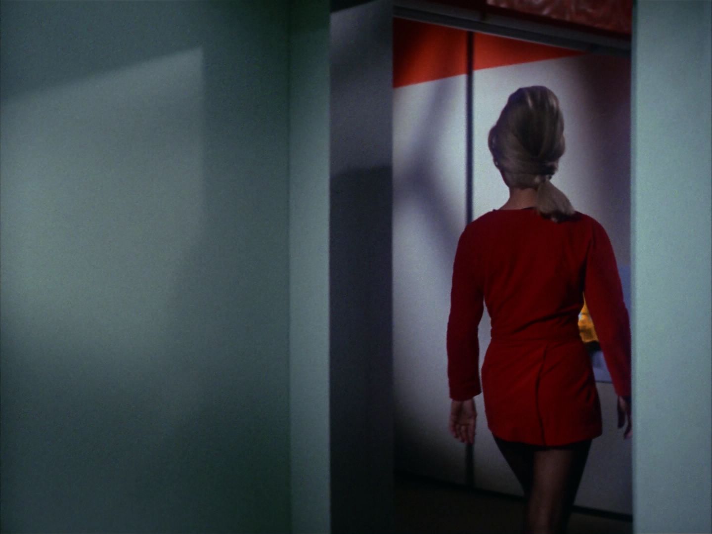 ariane179254_StarTrek_1x10_TheCorbomiteManouver_1212.jpg