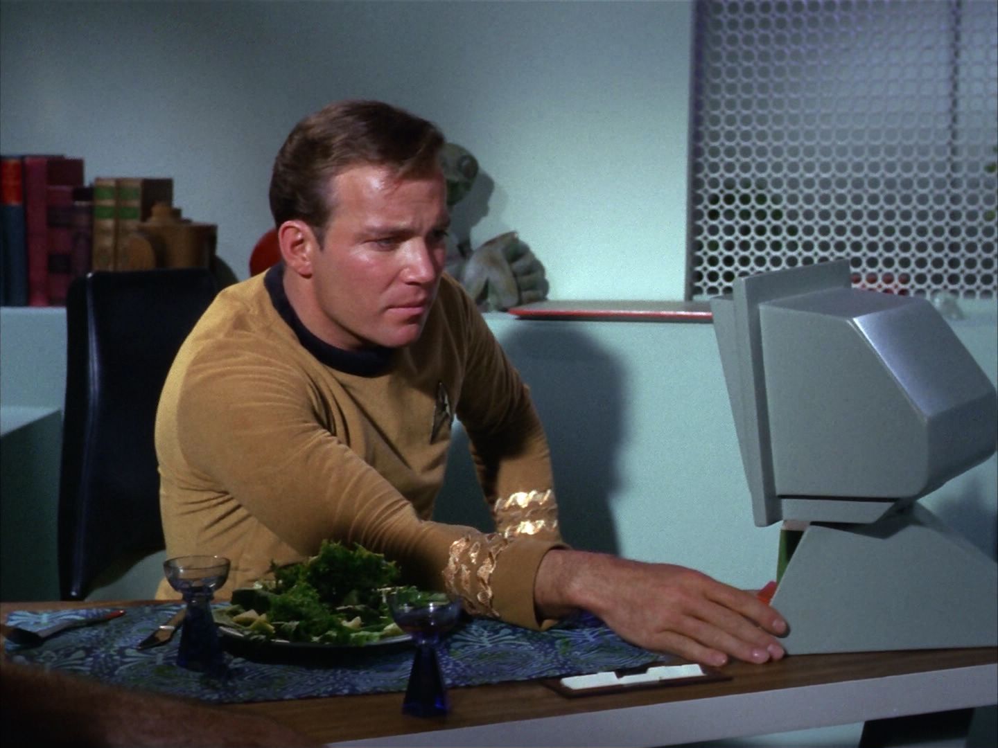 ariane179254_StarTrek_1x10_TheCorbomiteManouver_1248.jpg