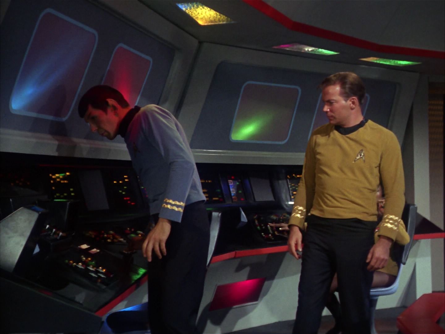 ariane179254_StarTrek_1x10_TheCorbomiteManouver_1274.jpg