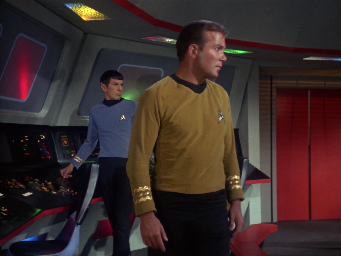 ariane179254_StarTrek_1x10_TheCorbomiteManouver_1290.jpg