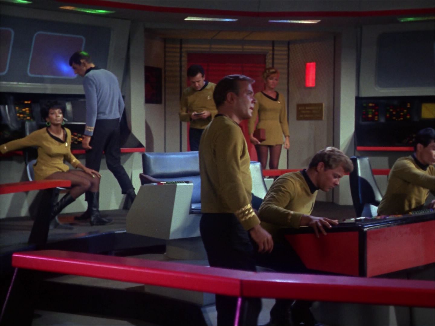 ariane179254_StarTrek_1x10_TheCorbomiteManouver_1295.jpg