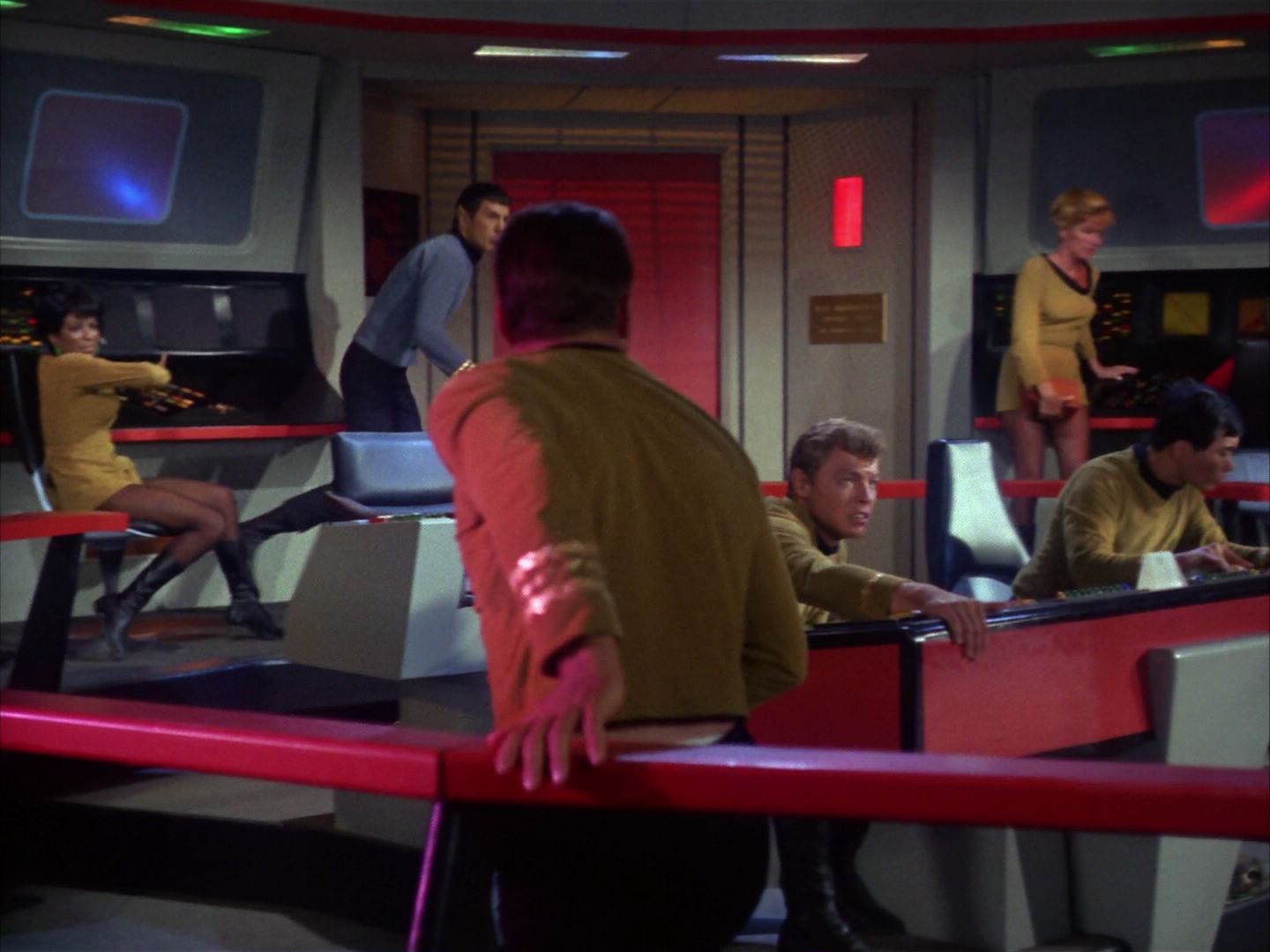 ariane179254_StarTrek_1x10_TheCorbomiteManouver_1300.jpg