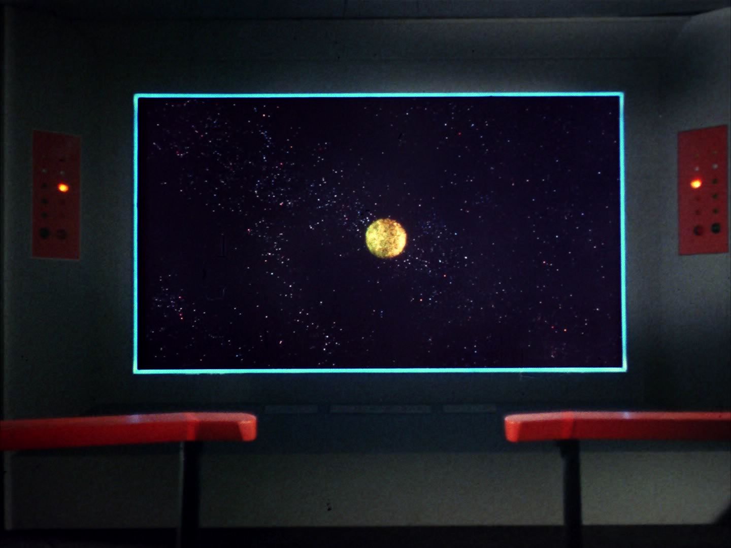 ariane179254_StarTrek_1x10_TheCorbomiteManouver_1308.jpg