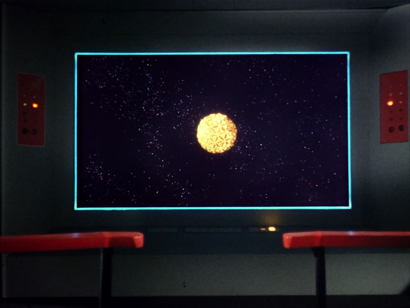 ariane179254_StarTrek_1x10_TheCorbomiteManouver_1321.jpg