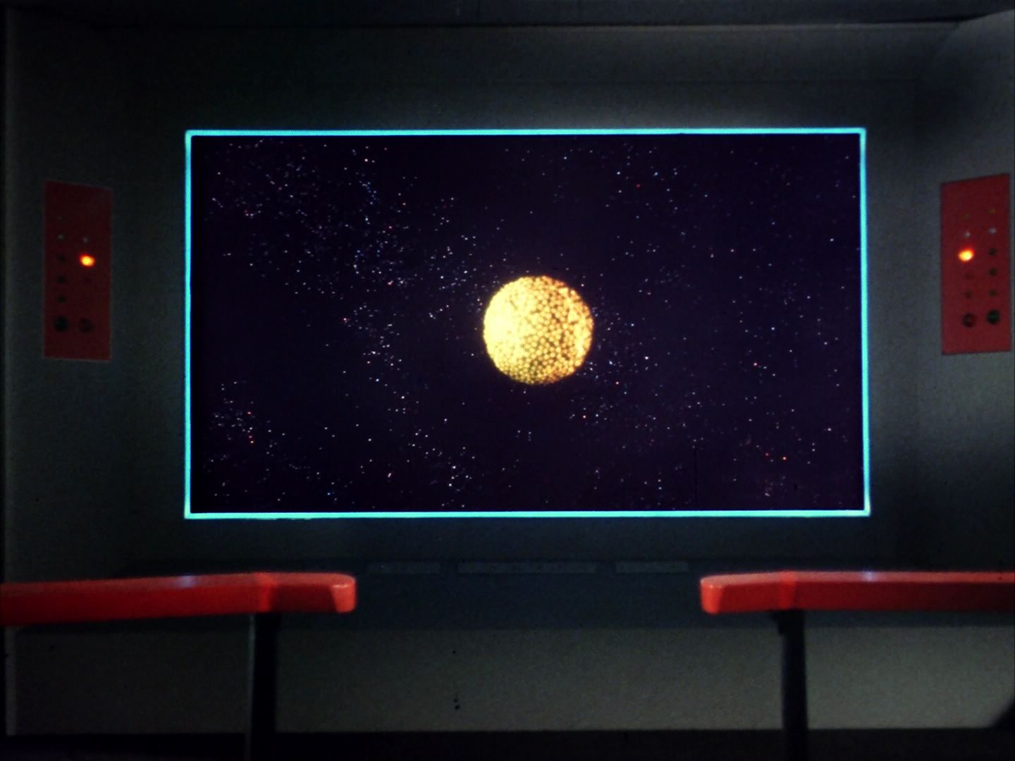 ariane179254_StarTrek_1x10_TheCorbomiteManouver_1322.jpg