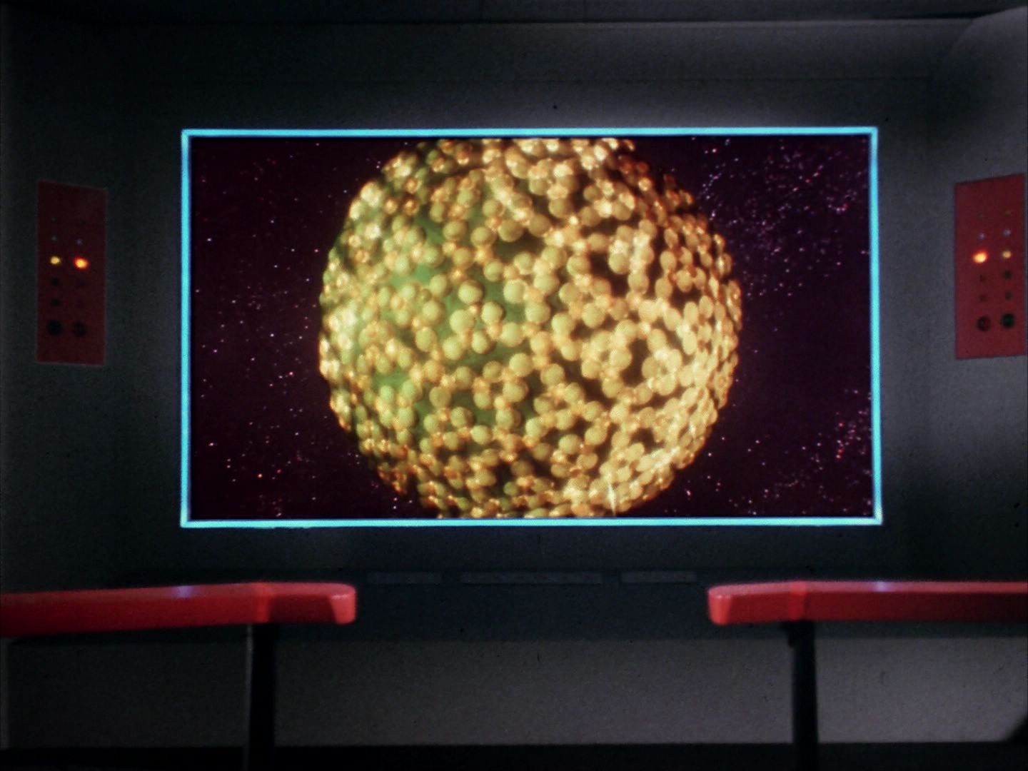 ariane179254_StarTrek_1x10_TheCorbomiteManouver_1377.jpg