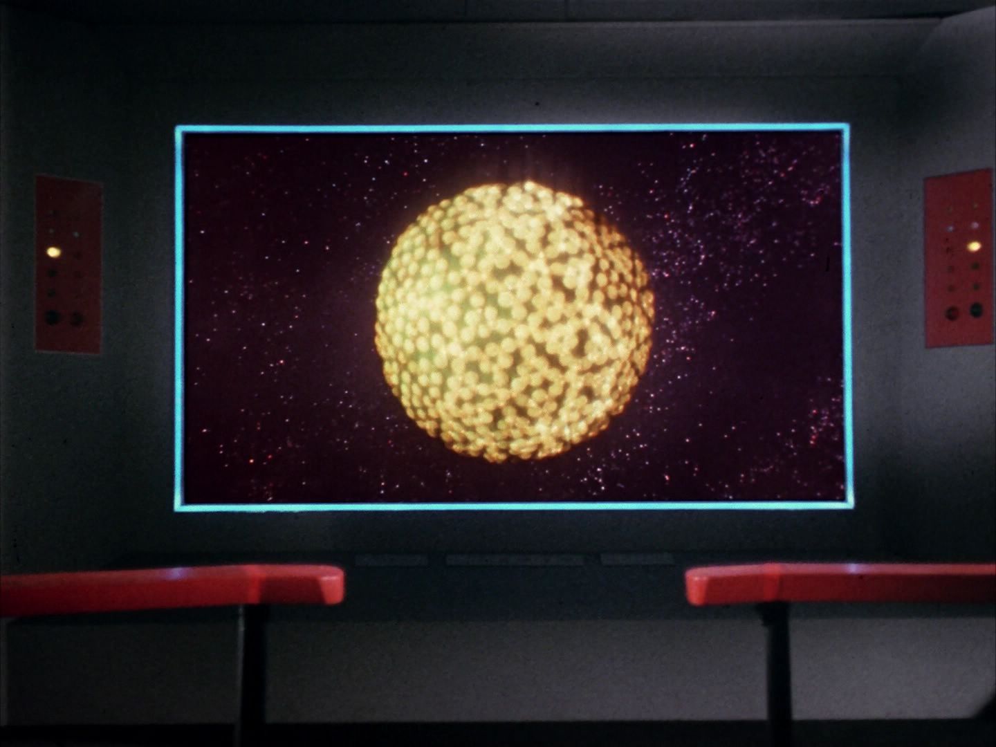 ariane179254_StarTrek_1x10_TheCorbomiteManouver_1382.jpg