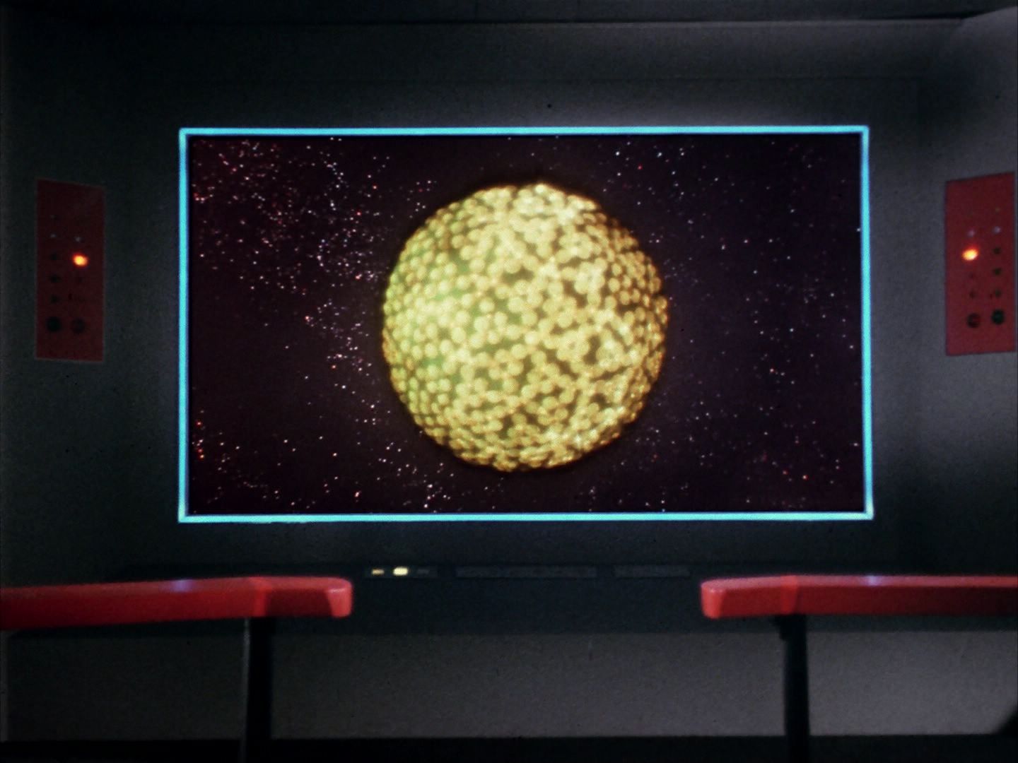 ariane179254_StarTrek_1x10_TheCorbomiteManouver_1399.jpg