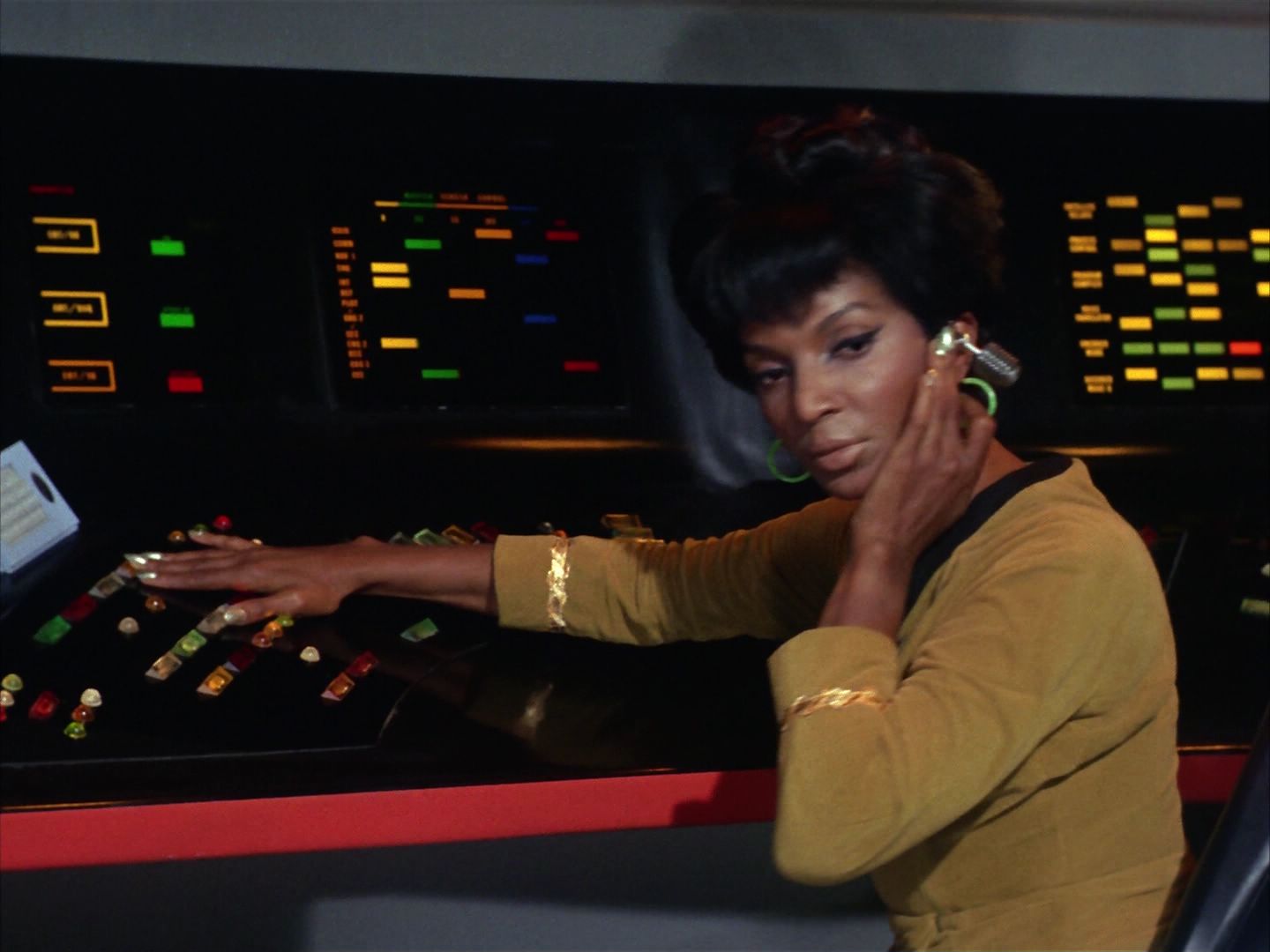 ariane179254_StarTrek_1x10_TheCorbomiteManouver_1404.jpg