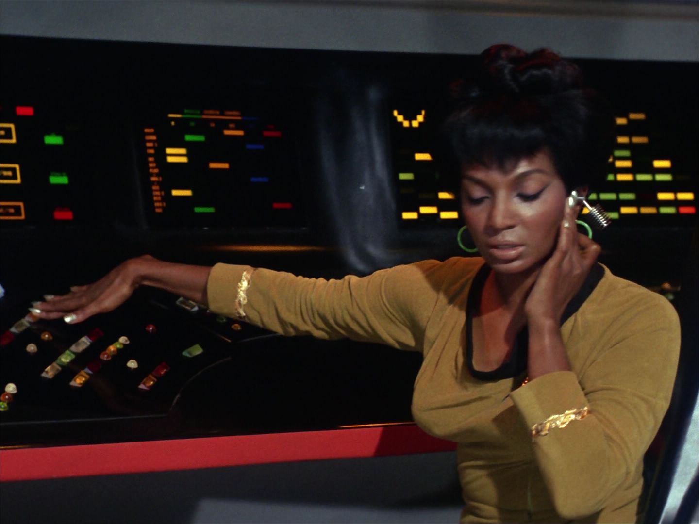 ariane179254_StarTrek_1x10_TheCorbomiteManouver_1406.jpg