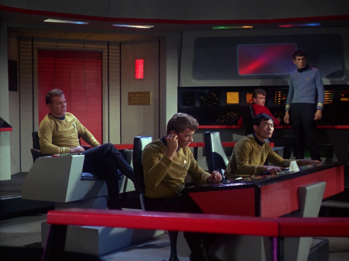 ariane179254_StarTrek_1x10_TheCorbomiteManouver_1407.jpg