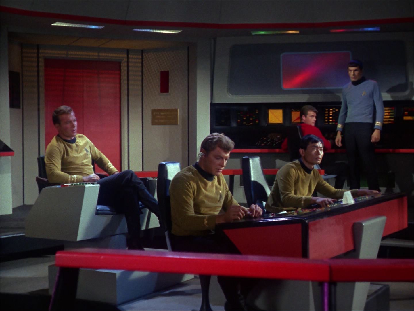 ariane179254_StarTrek_1x10_TheCorbomiteManouver_1411.jpg