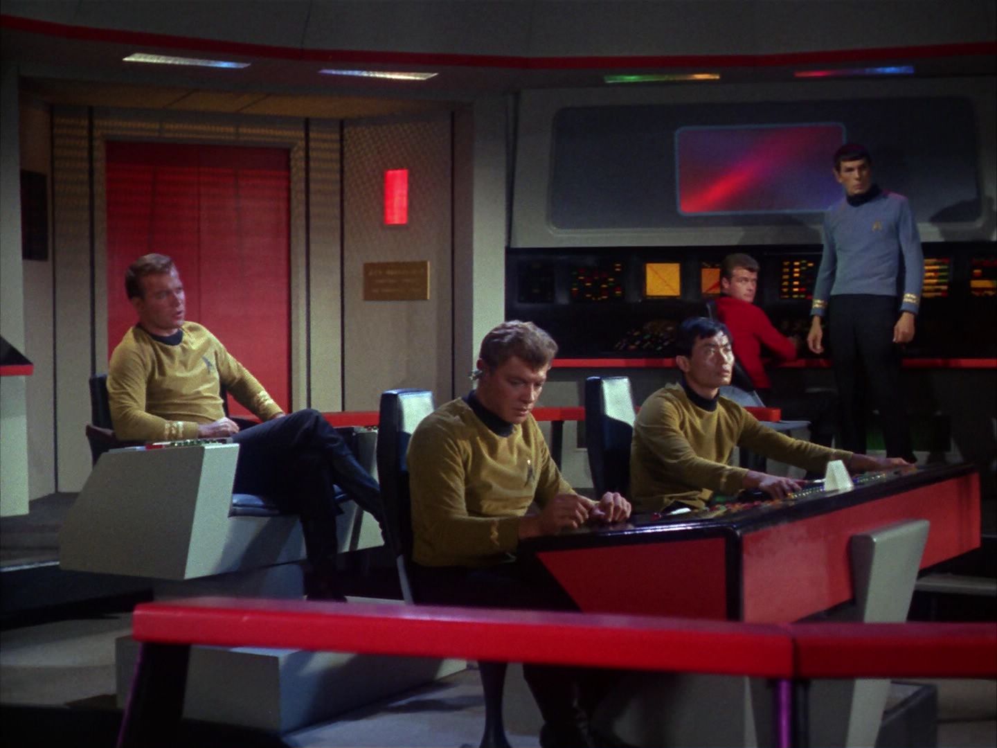 ariane179254_StarTrek_1x10_TheCorbomiteManouver_1412.jpg