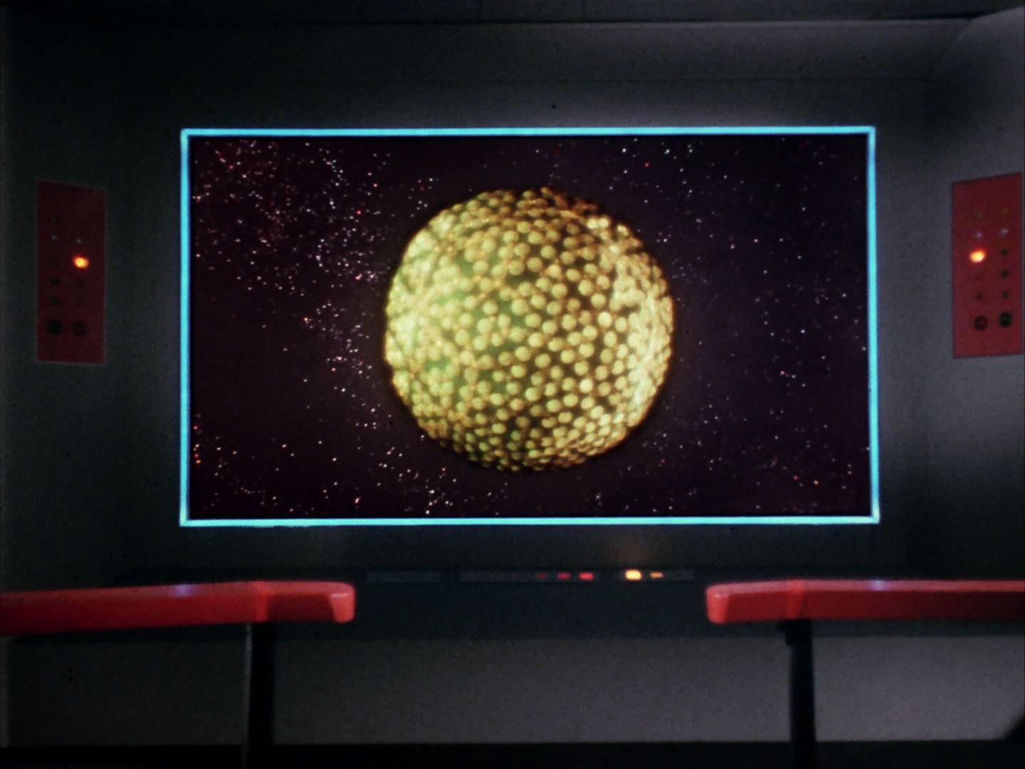 ariane179254_StarTrek_1x10_TheCorbomiteManouver_1413.jpg