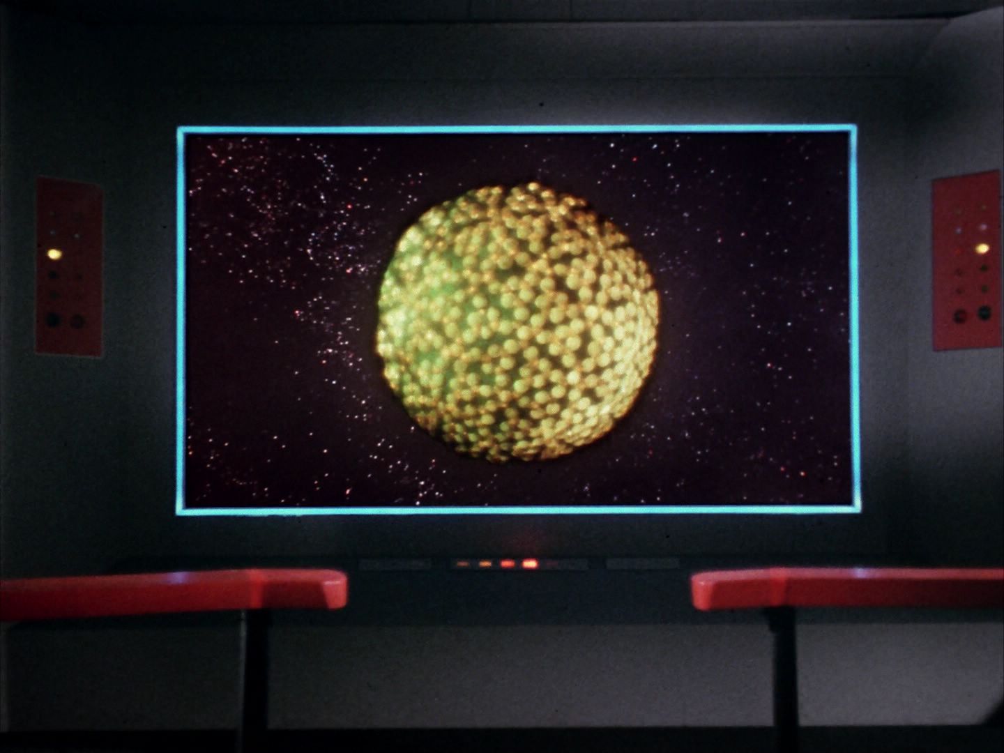 ariane179254_StarTrek_1x10_TheCorbomiteManouver_1414.jpg