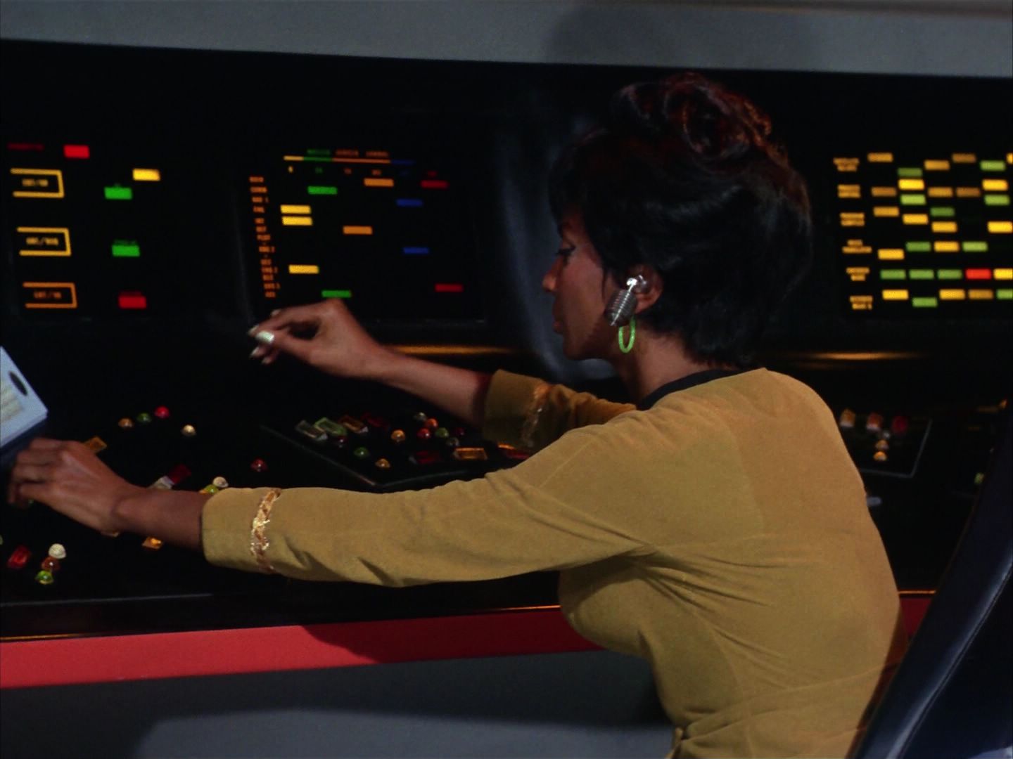 ariane179254_StarTrek_1x10_TheCorbomiteManouver_1444.jpg