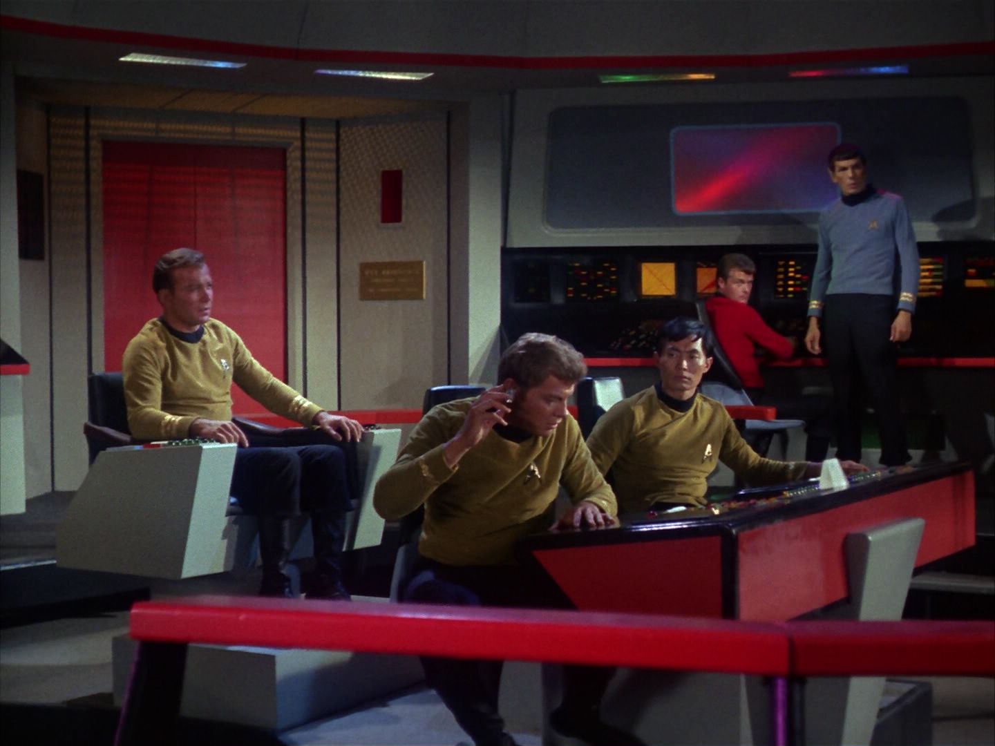 ariane179254_StarTrek_1x10_TheCorbomiteManouver_1446.jpg