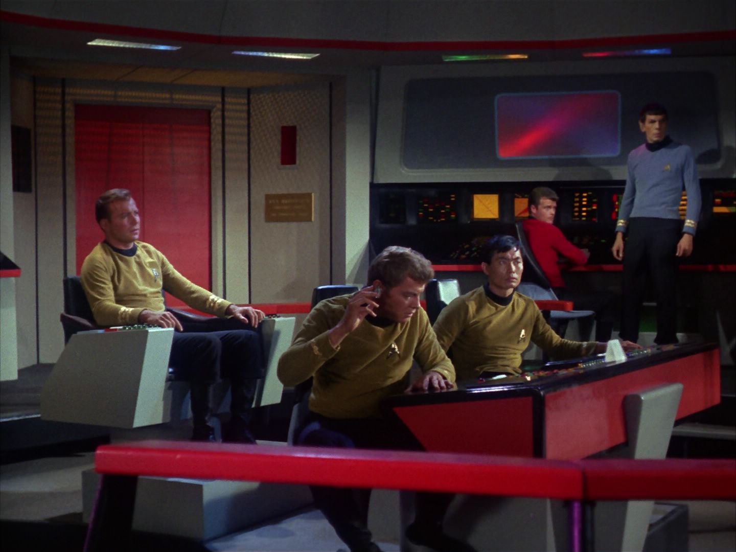 ariane179254_StarTrek_1x10_TheCorbomiteManouver_1449.jpg