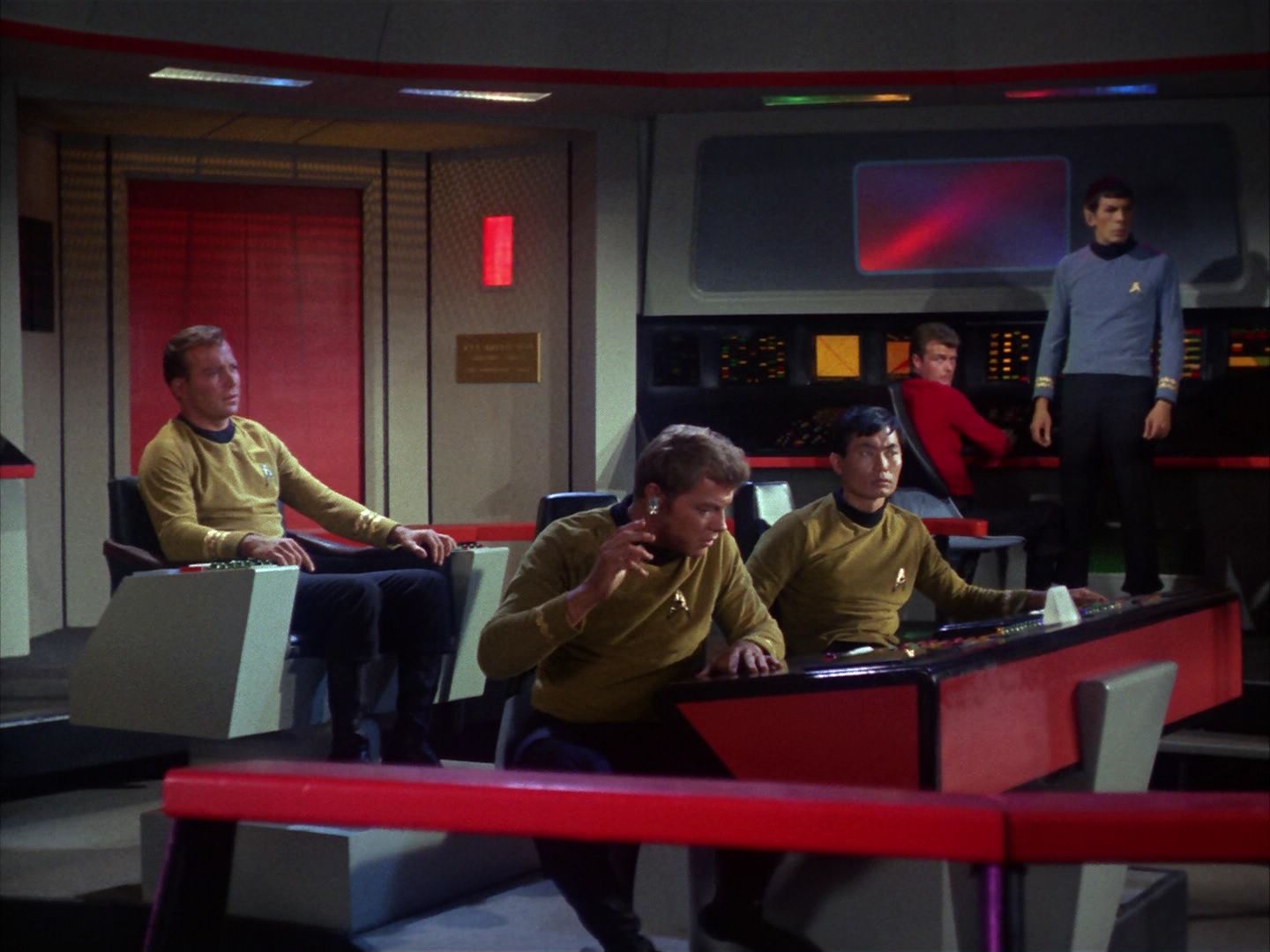 ariane179254_StarTrek_1x10_TheCorbomiteManouver_1450.jpg