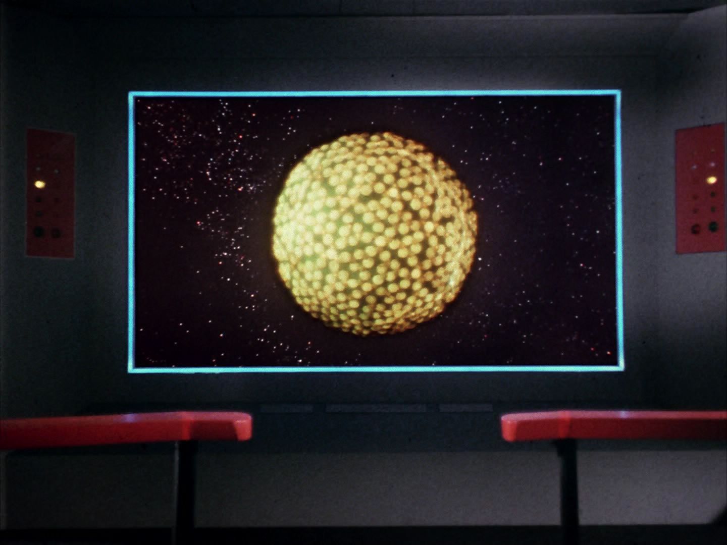 ariane179254_StarTrek_1x10_TheCorbomiteManouver_1490.jpg