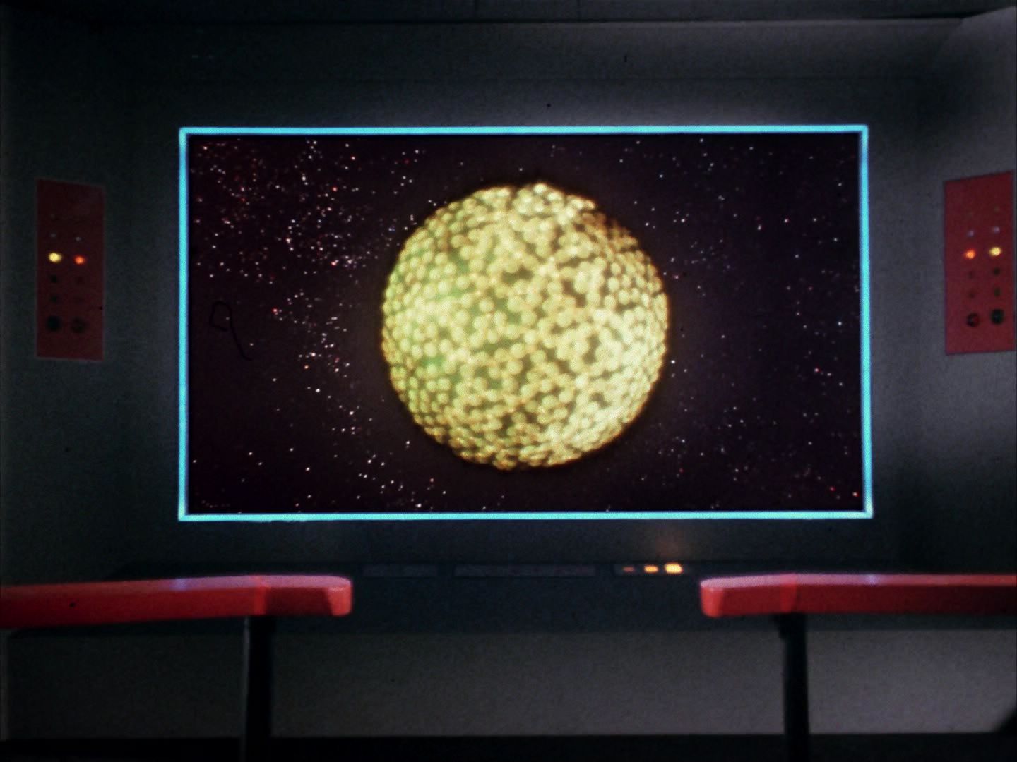 ariane179254_StarTrek_1x10_TheCorbomiteManouver_1491.jpg