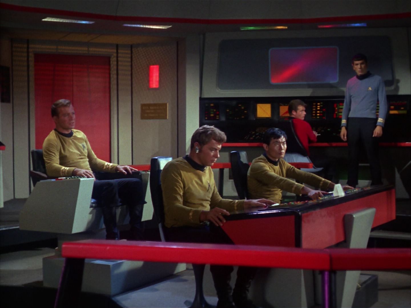 ariane179254_StarTrek_1x10_TheCorbomiteManouver_1495.jpg