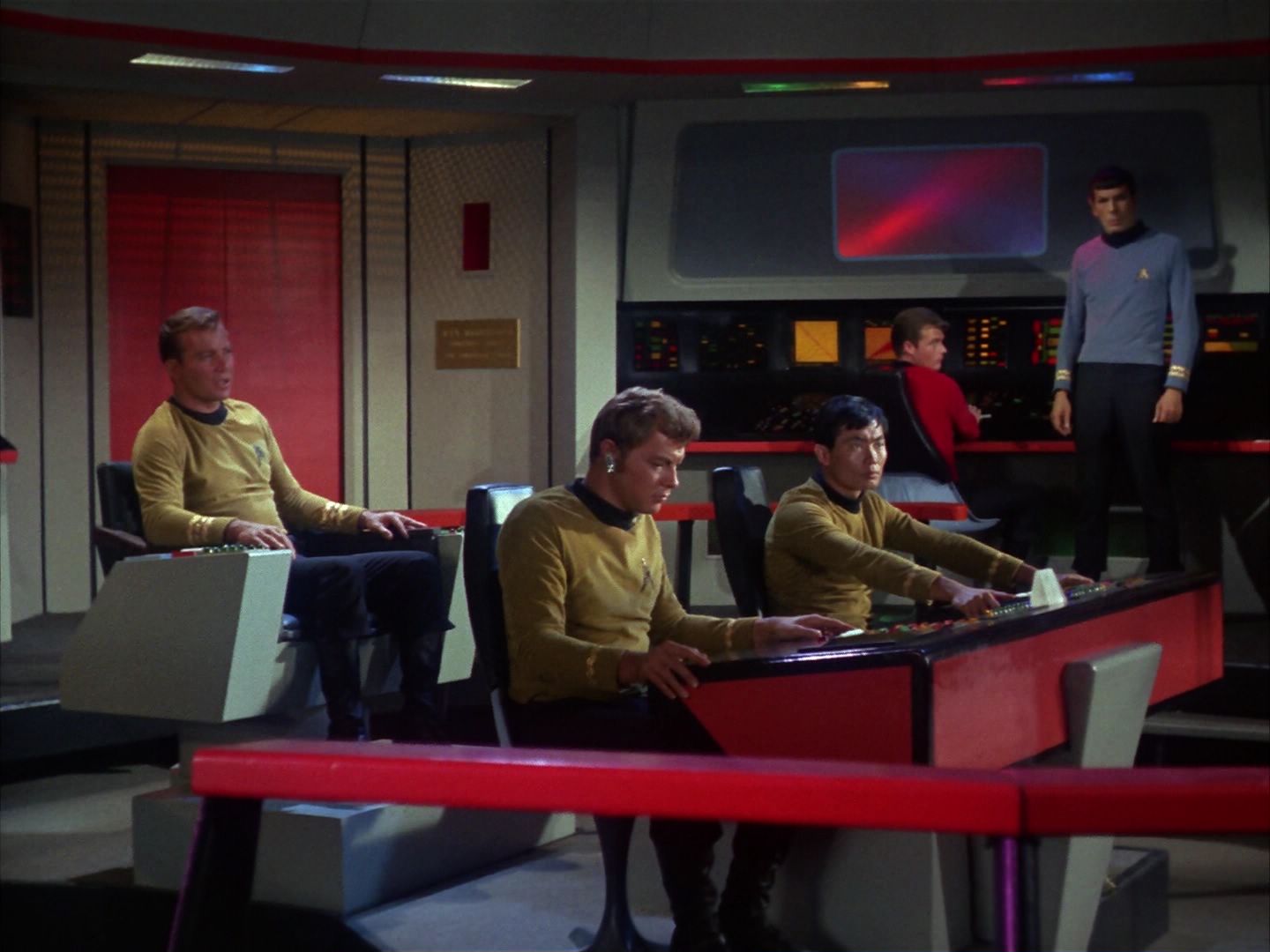 ariane179254_StarTrek_1x10_TheCorbomiteManouver_1496.jpg