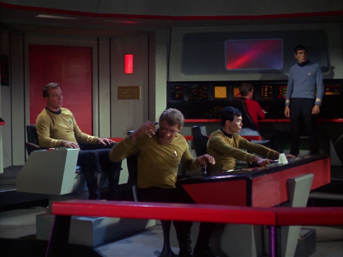 ariane179254_StarTrek_1x10_TheCorbomiteManouver_1497.jpg