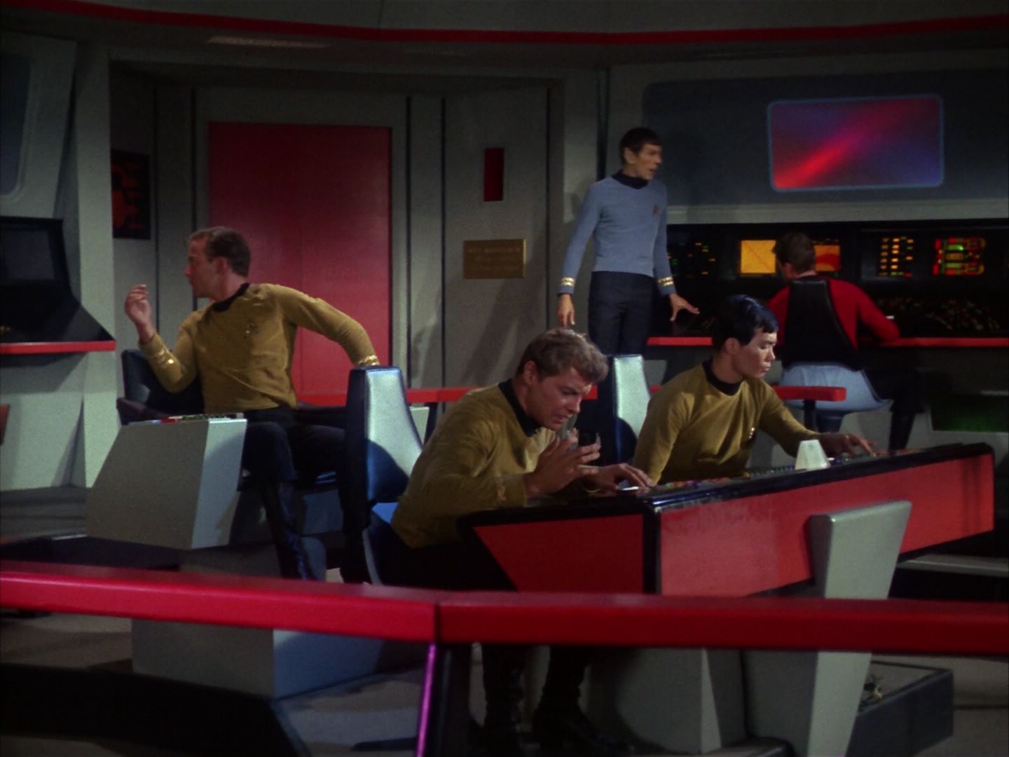 ariane179254_StarTrek_1x10_TheCorbomiteManouver_1503.jpg