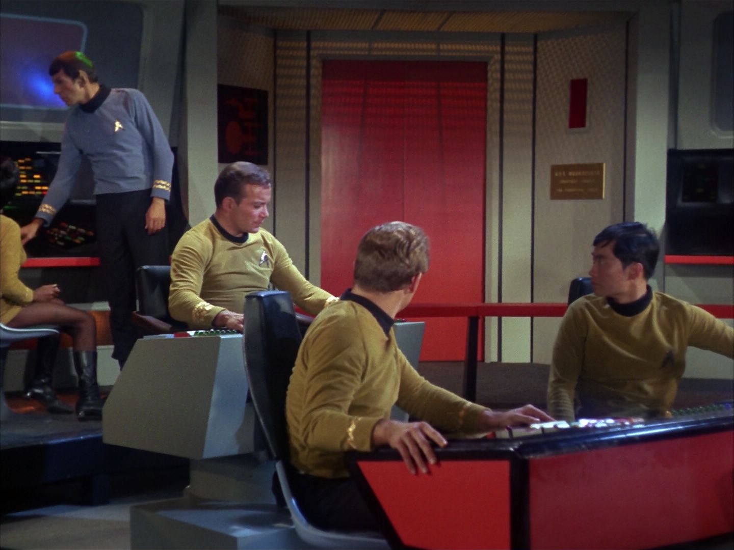 ariane179254_StarTrek_1x10_TheCorbomiteManouver_1524.jpg