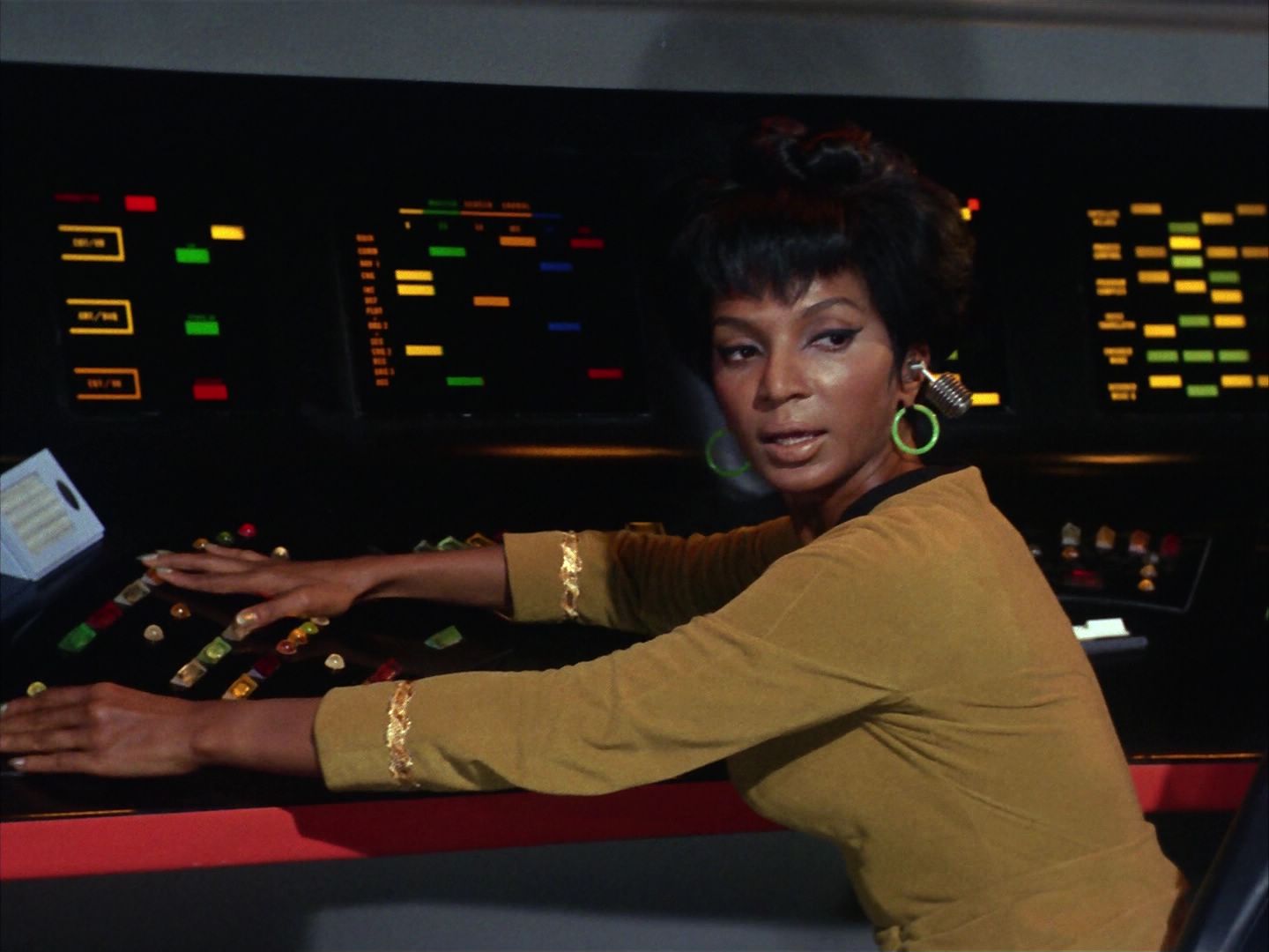ariane179254_StarTrek_1x10_TheCorbomiteManouver_1689.jpg