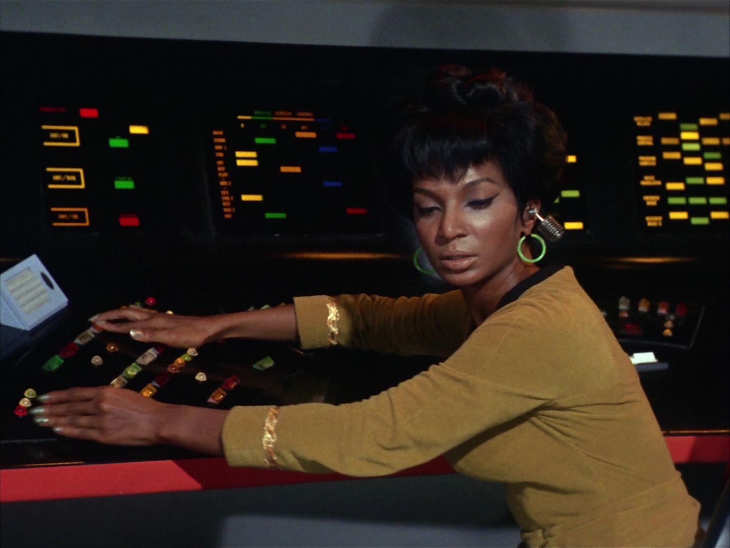 ariane179254_StarTrek_1x10_TheCorbomiteManouver_1691.jpg