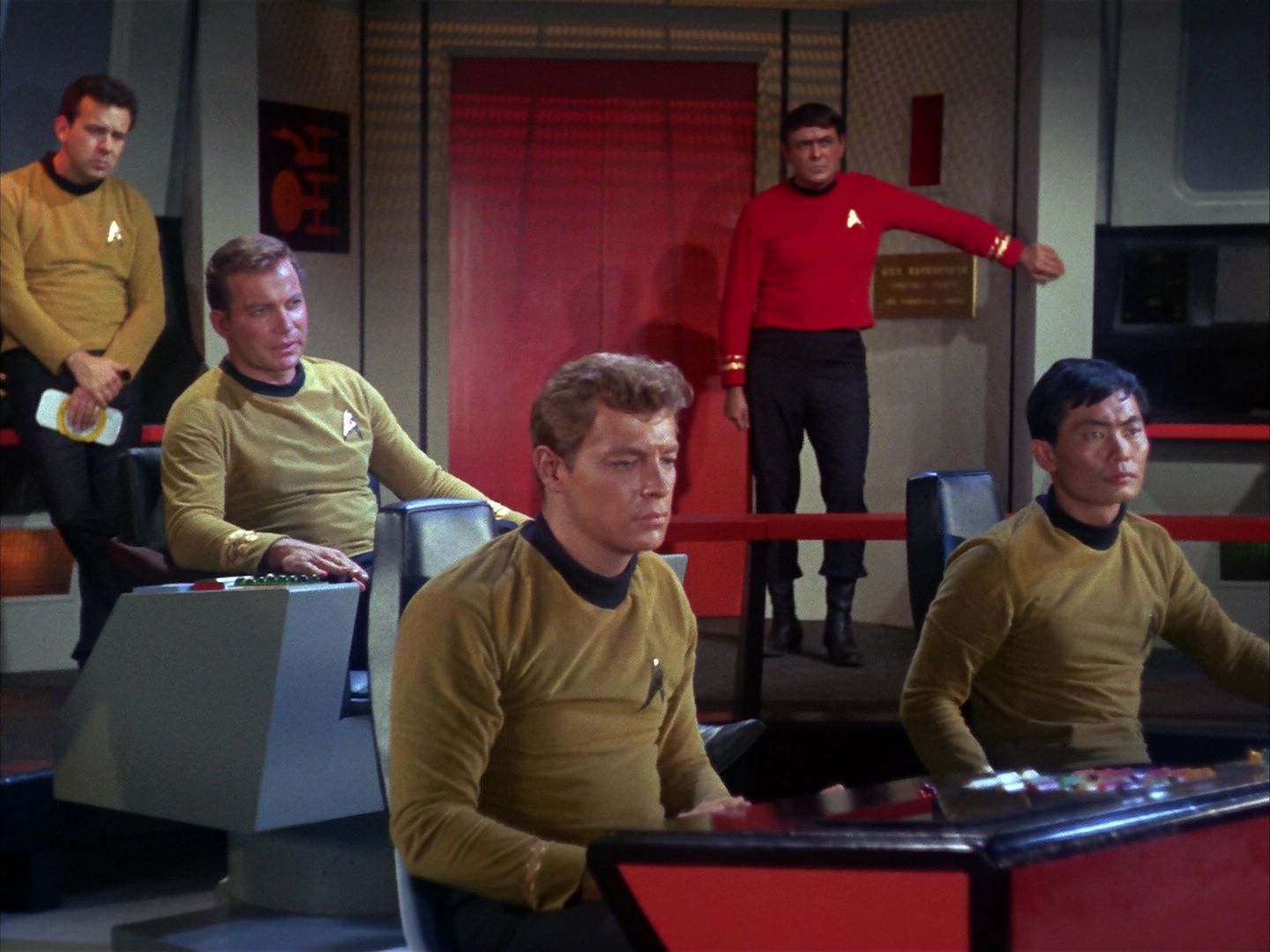 ariane179254_StarTrek_1x10_TheCorbomiteManouver_1697.jpg