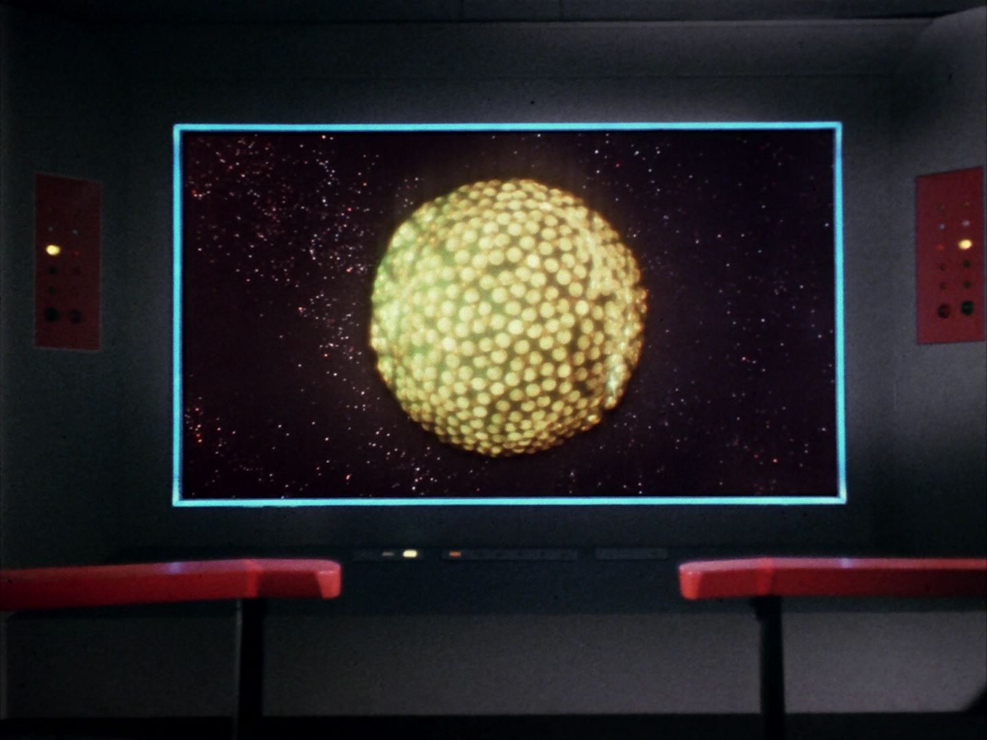 ariane179254_StarTrek_1x10_TheCorbomiteManouver_1699.jpg