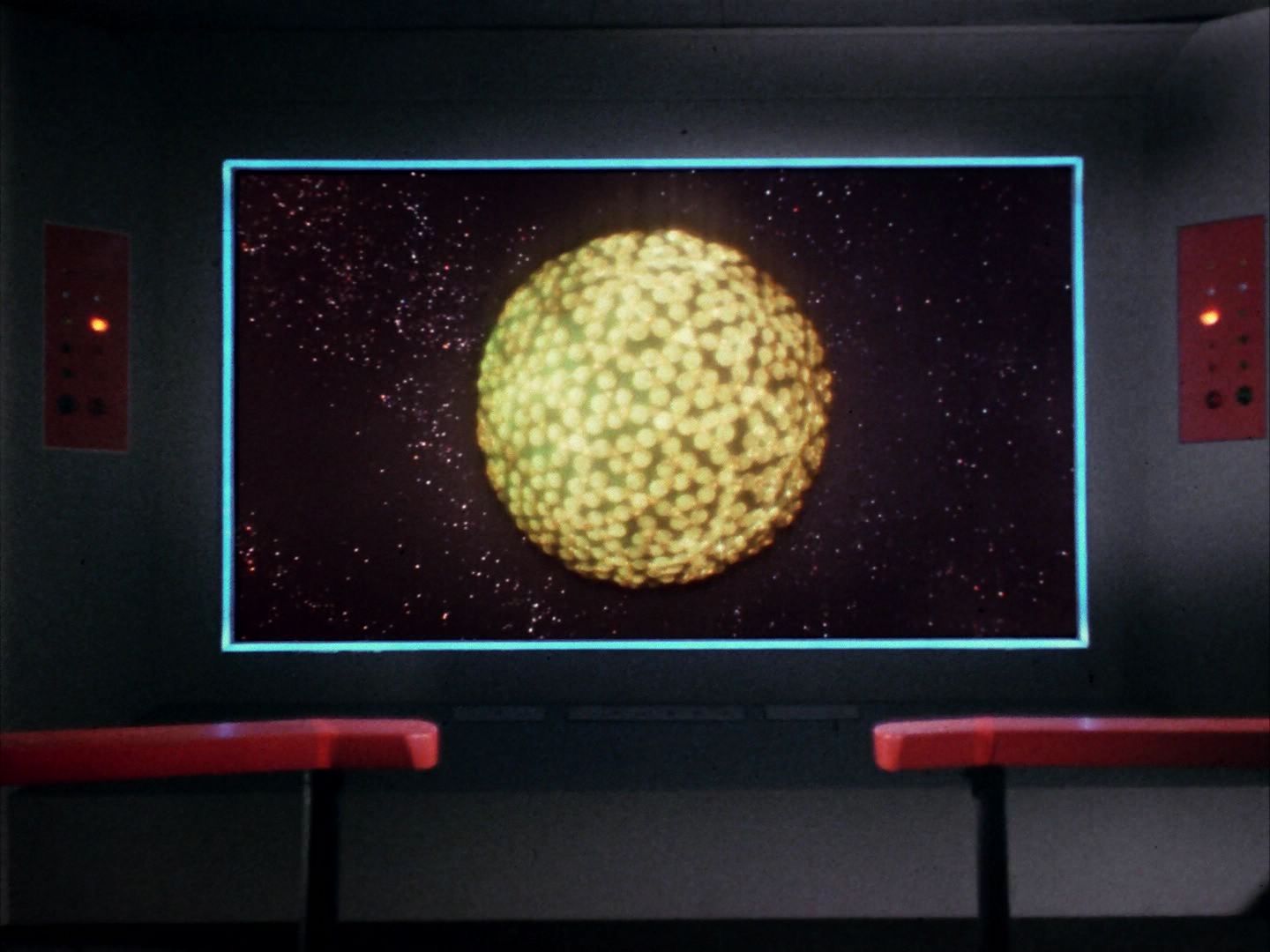 ariane179254_StarTrek_1x10_TheCorbomiteManouver_1700.jpg