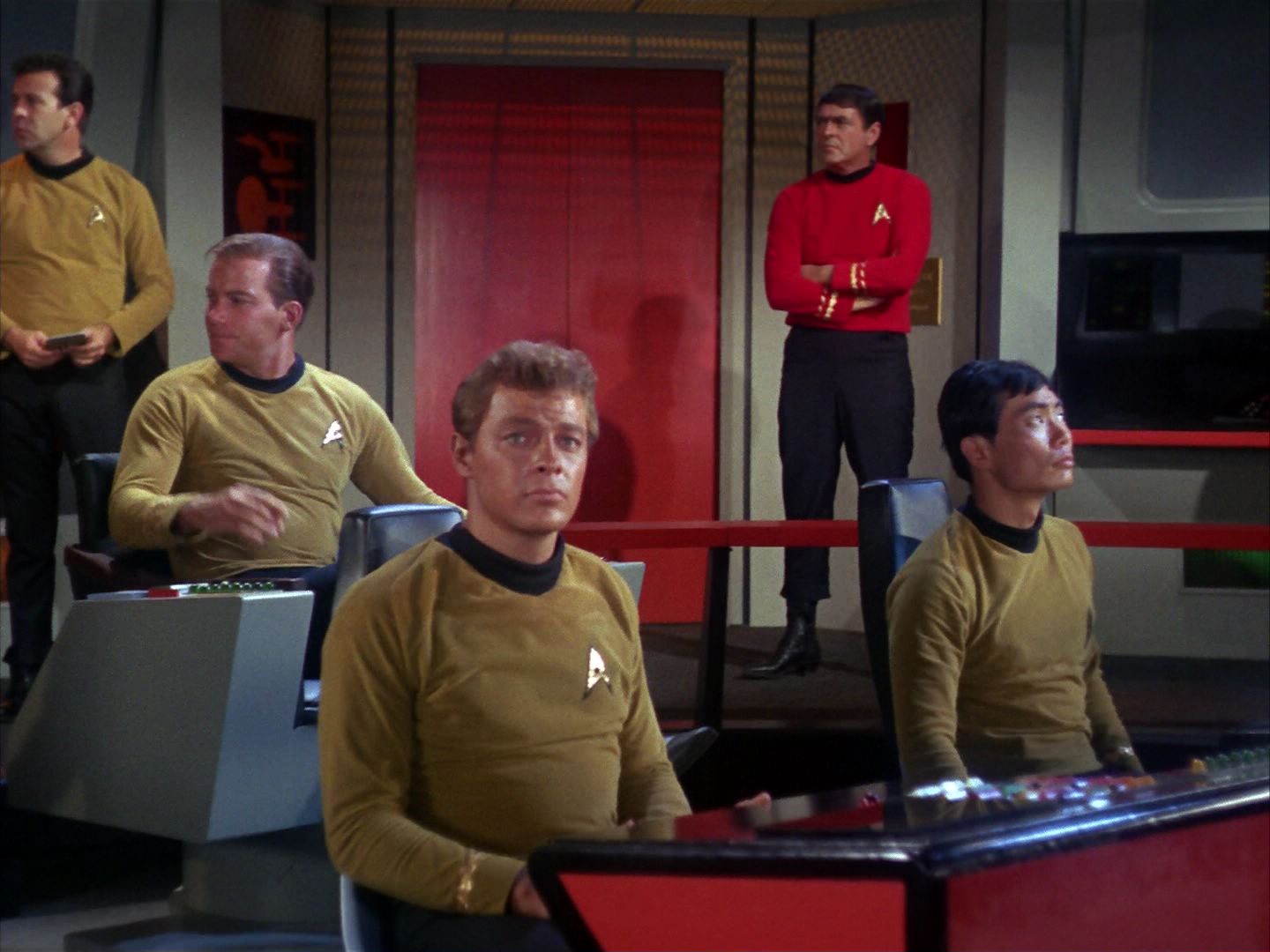 ariane179254_StarTrek_1x10_TheCorbomiteManouver_1718.jpg