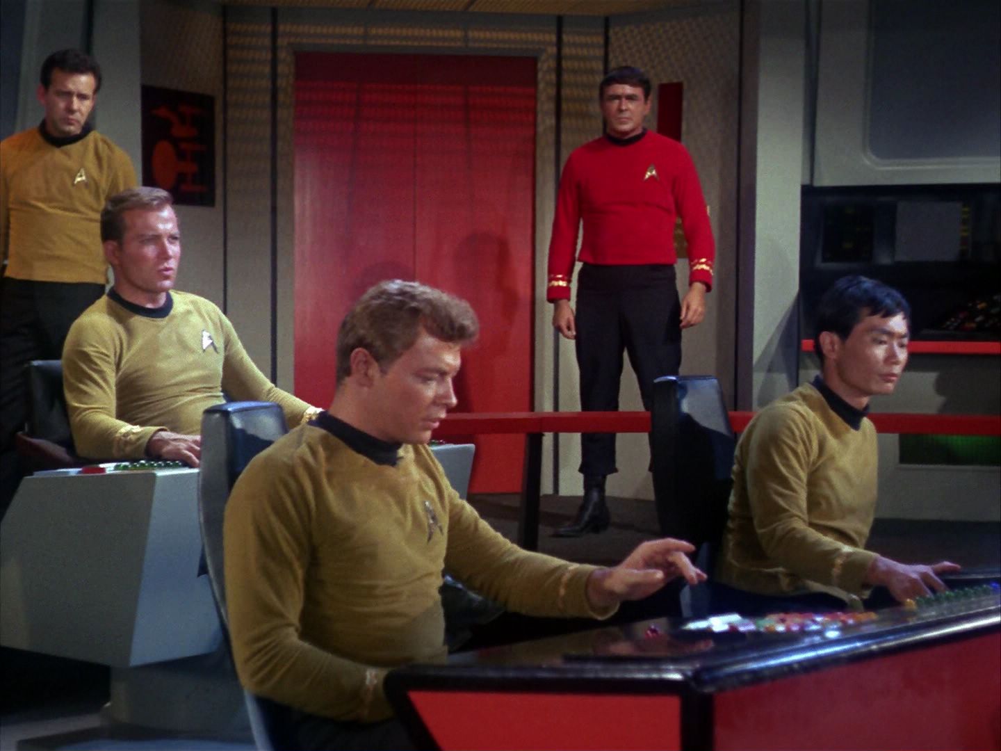 ariane179254_StarTrek_1x10_TheCorbomiteManouver_1731.jpg