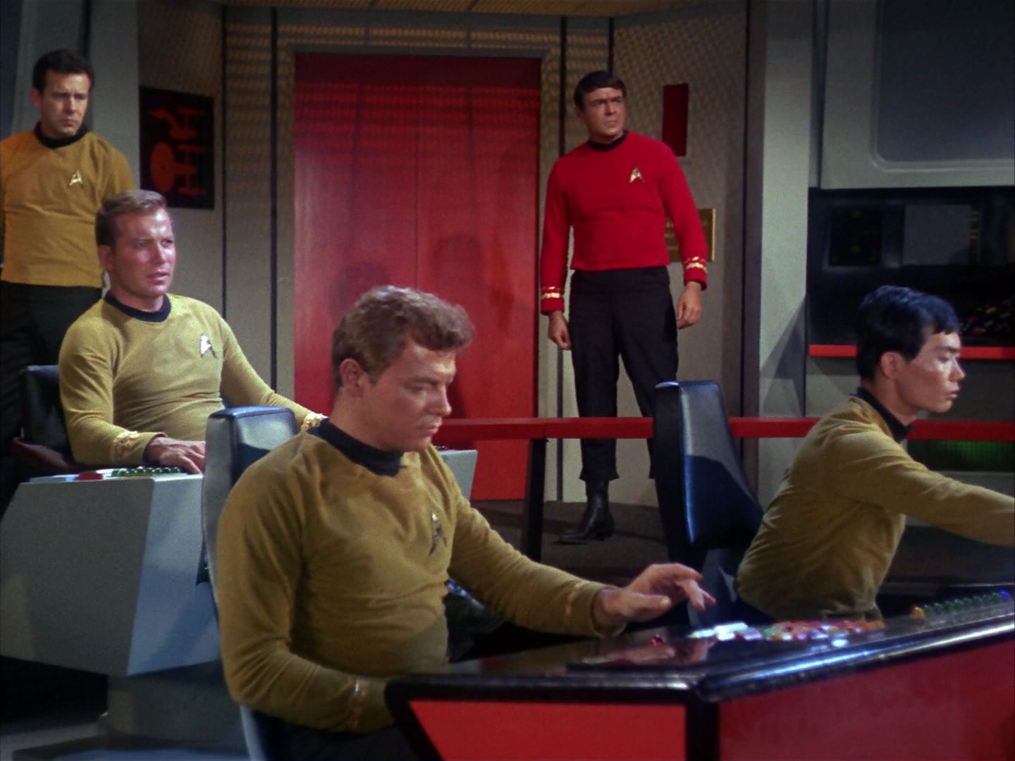 ariane179254_StarTrek_1x10_TheCorbomiteManouver_1733.jpg