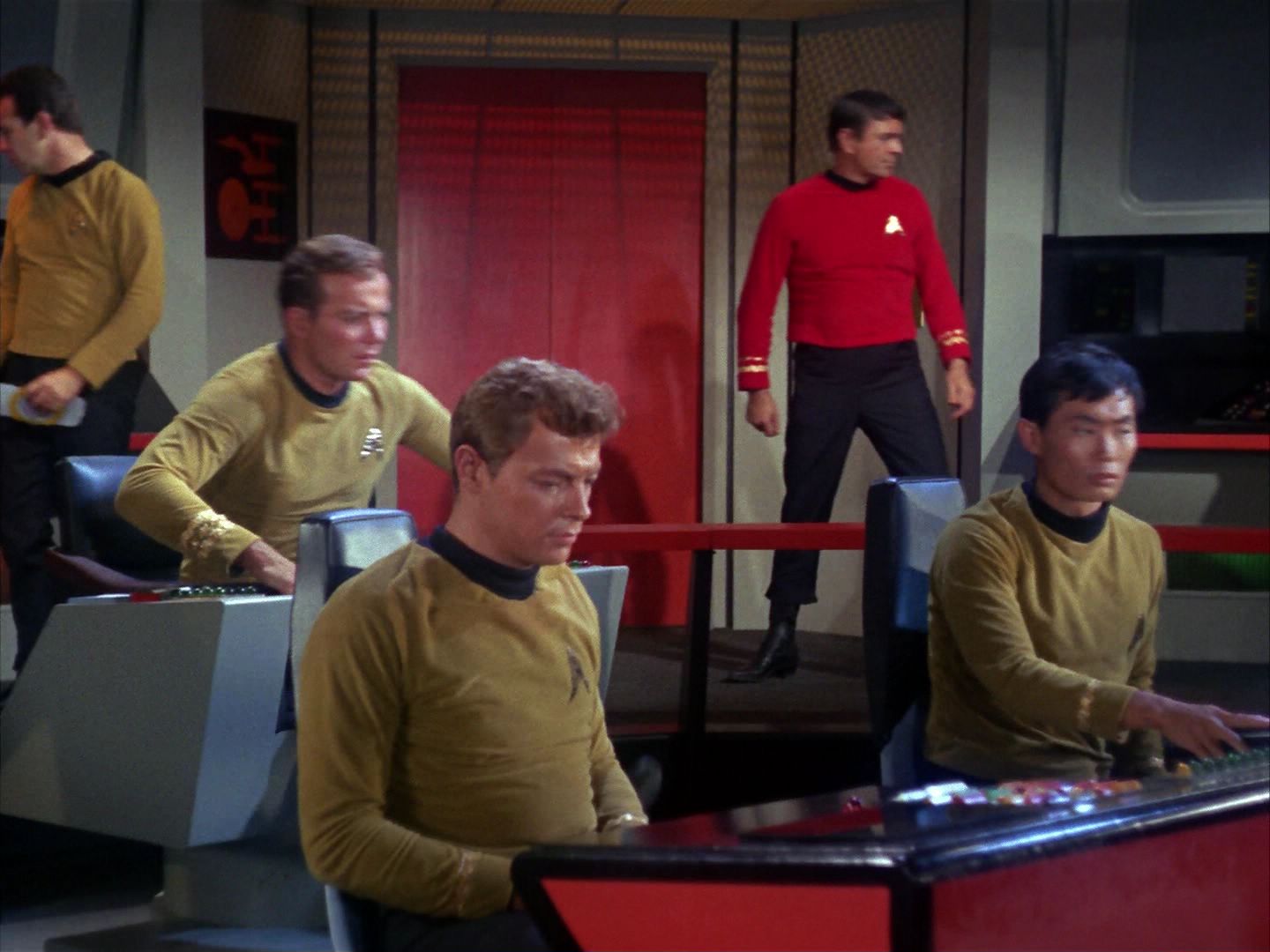 ariane179254_StarTrek_1x10_TheCorbomiteManouver_1737.jpg