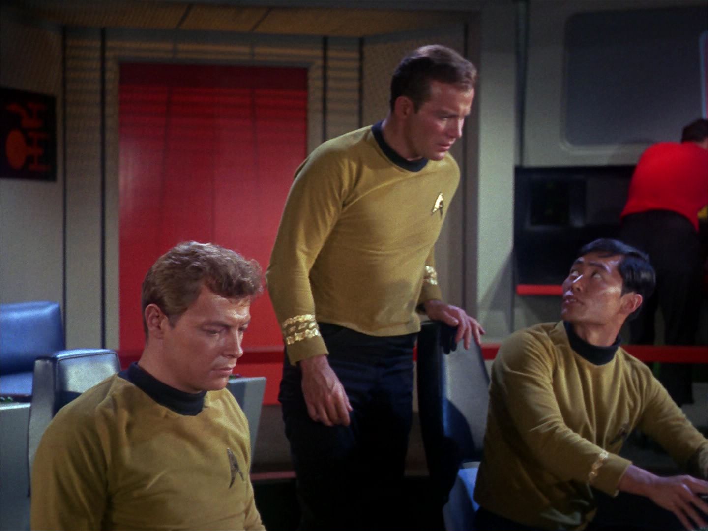 ariane179254_StarTrek_1x10_TheCorbomiteManouver_1744.jpg