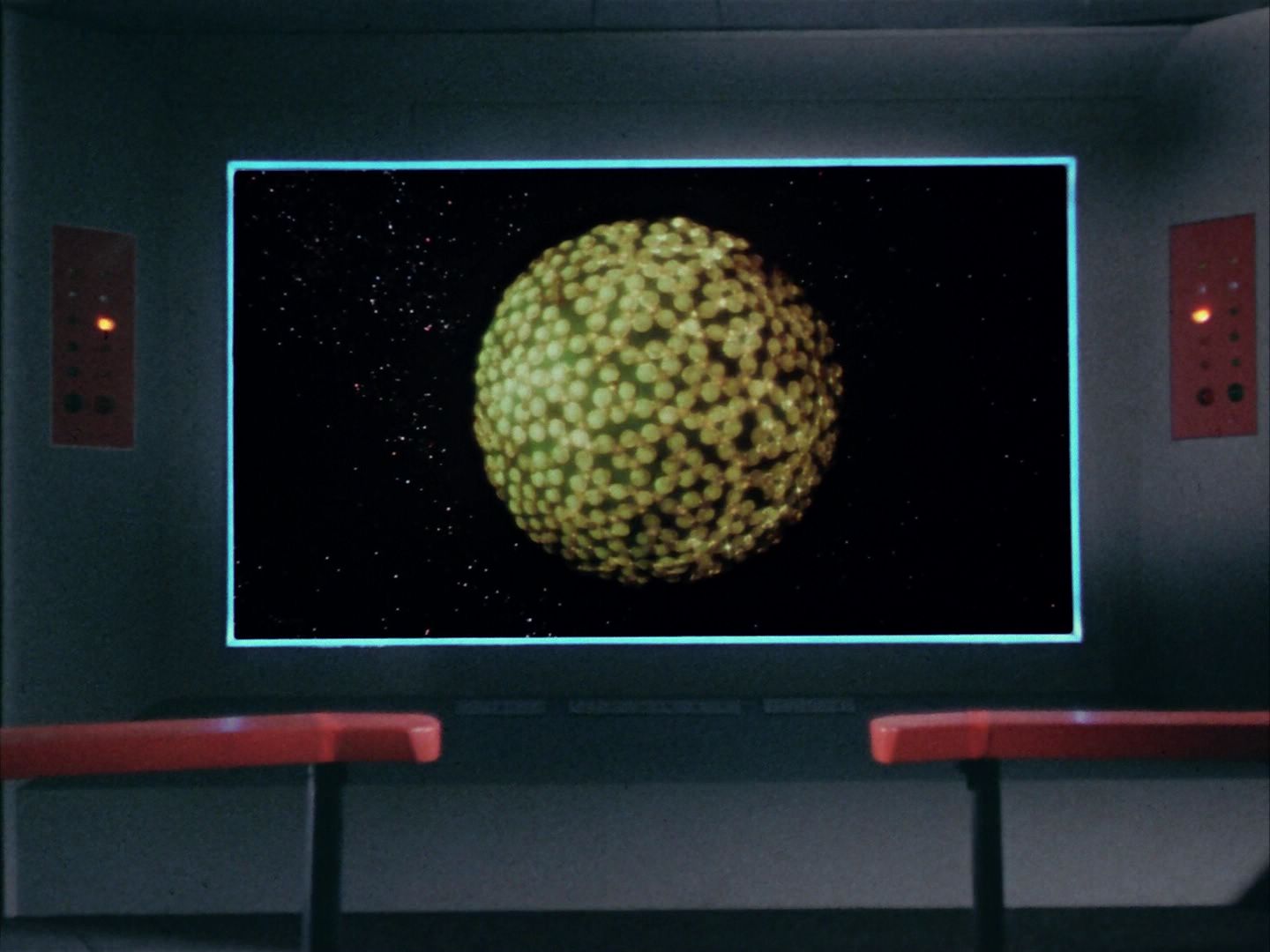 ariane179254_StarTrek_1x10_TheCorbomiteManouver_1754.jpg