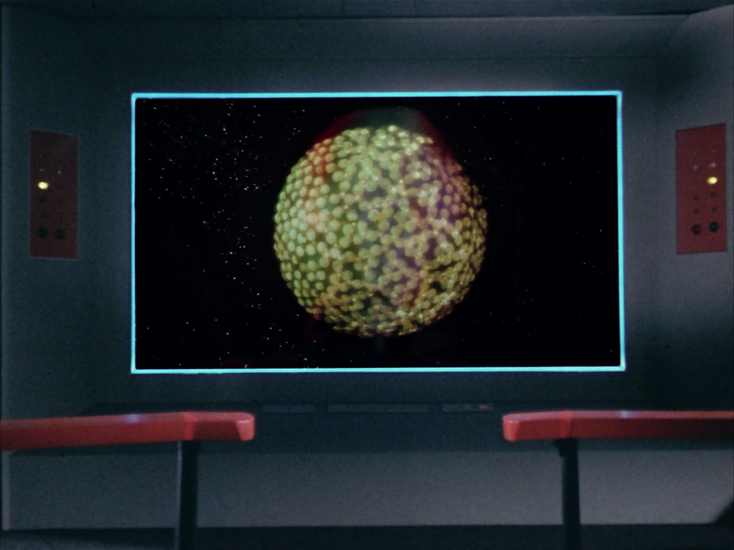 ariane179254_StarTrek_1x10_TheCorbomiteManouver_1755.jpg