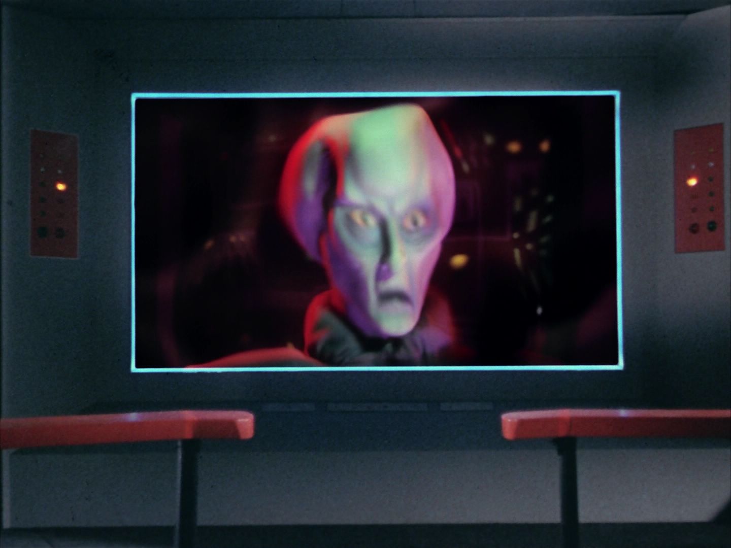 ariane179254_StarTrek_1x10_TheCorbomiteManouver_1790.jpg