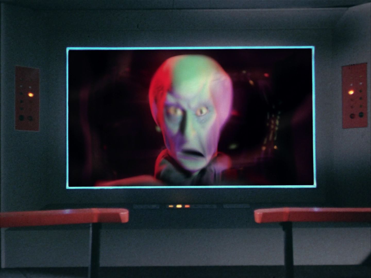 ariane179254_StarTrek_1x10_TheCorbomiteManouver_1793.jpg