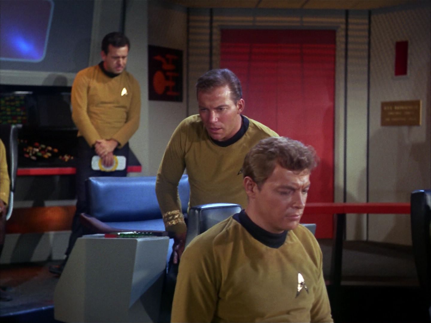 ariane179254_StarTrek_1x10_TheCorbomiteManouver_1802.jpg
