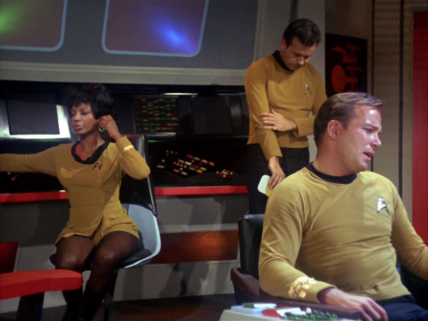 ariane179254_StarTrek_1x10_TheCorbomiteManouver_1889.jpg