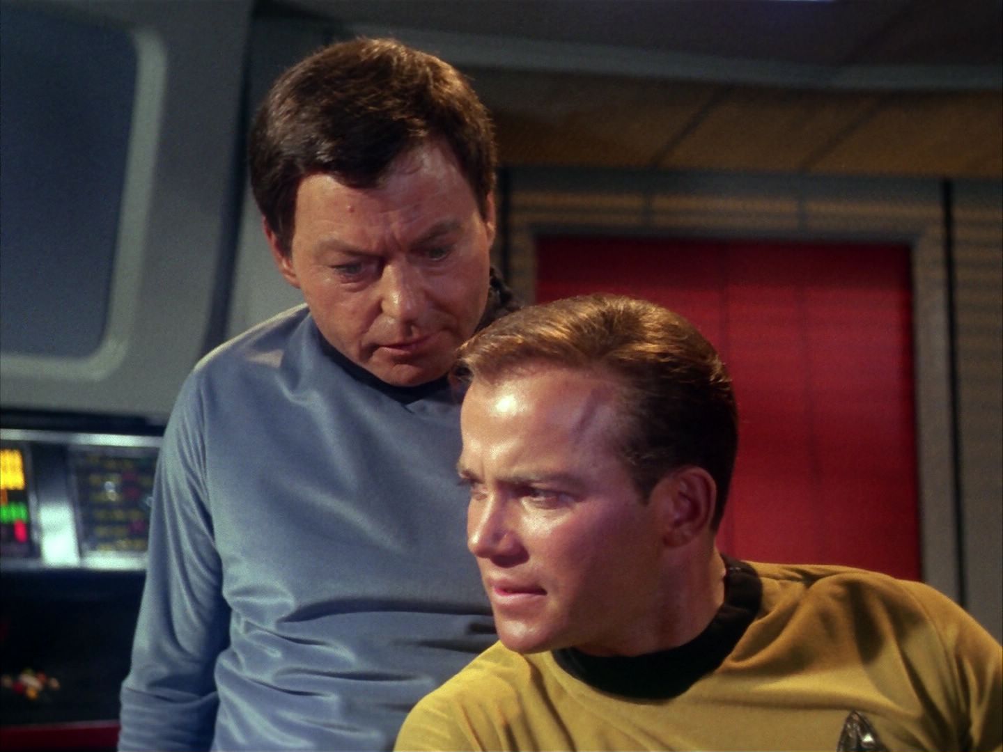 ariane179254_StarTrek_1x10_TheCorbomiteManouver_2065.jpg