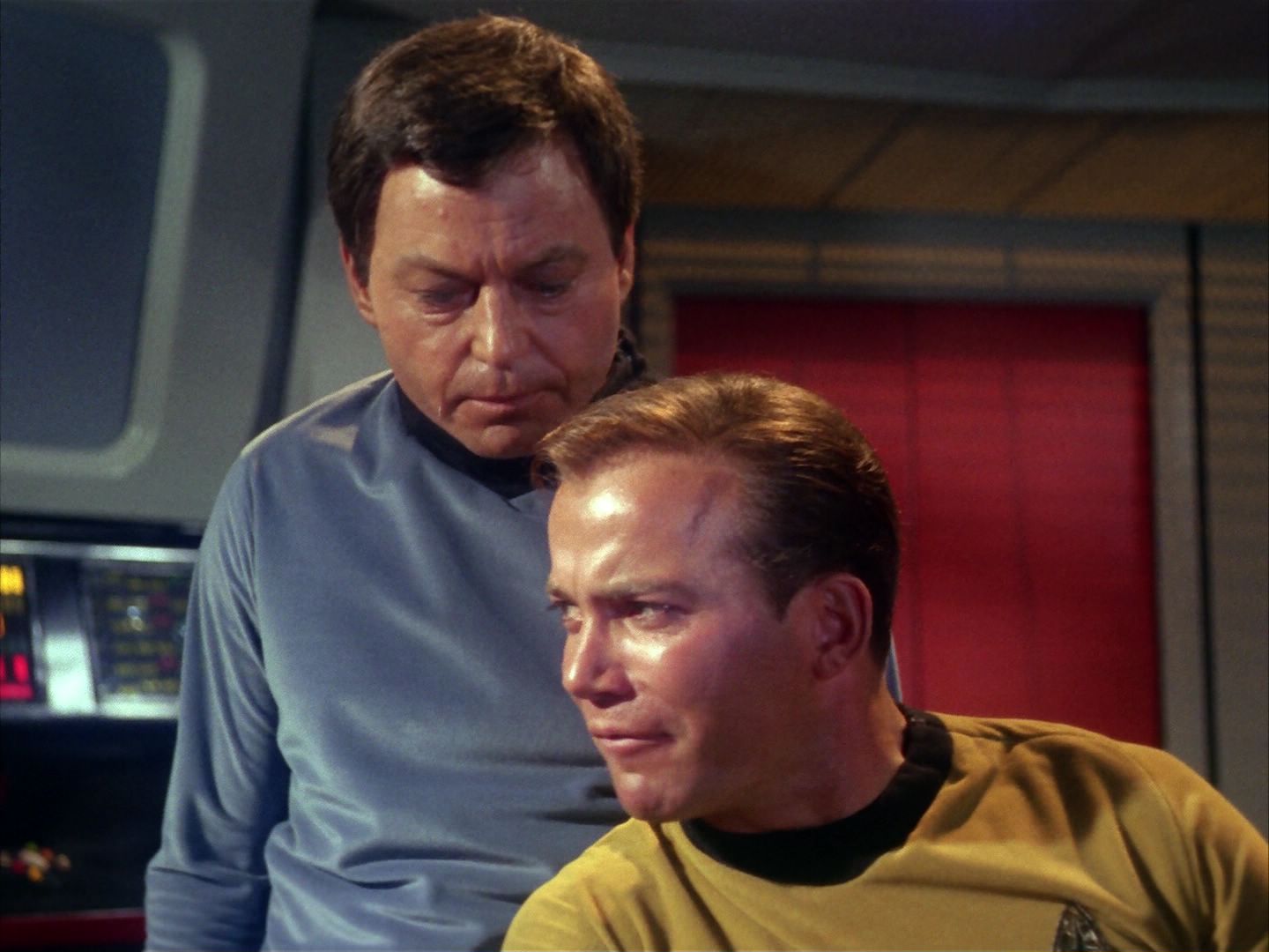 ariane179254_StarTrek_1x10_TheCorbomiteManouver_2078.jpg