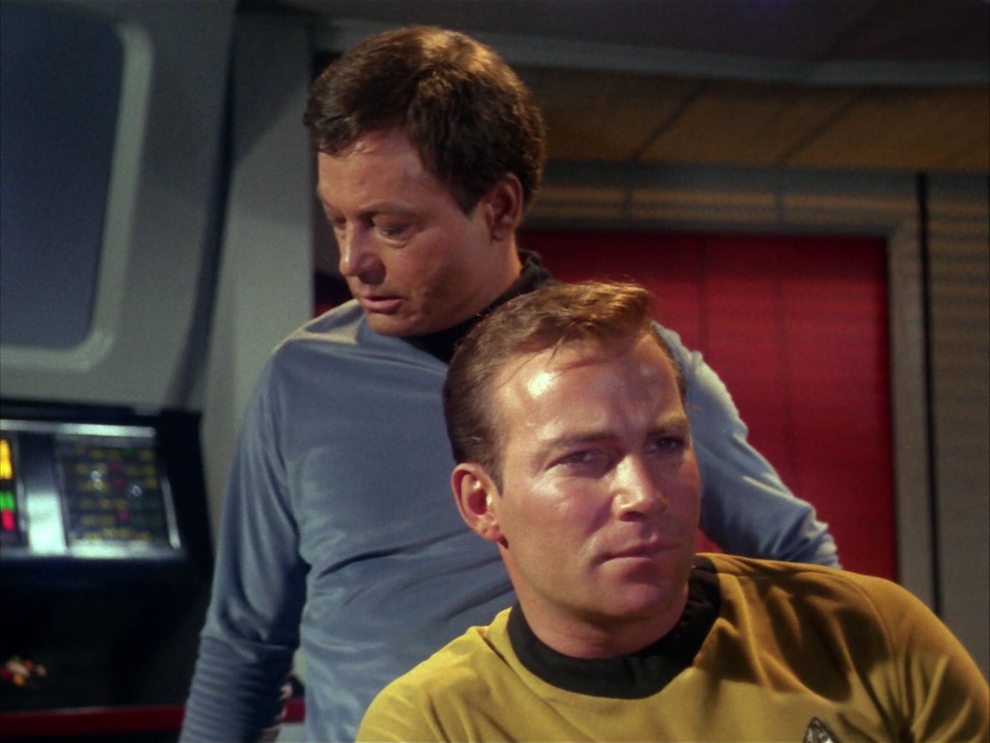 ariane179254_StarTrek_1x10_TheCorbomiteManouver_2100.jpg