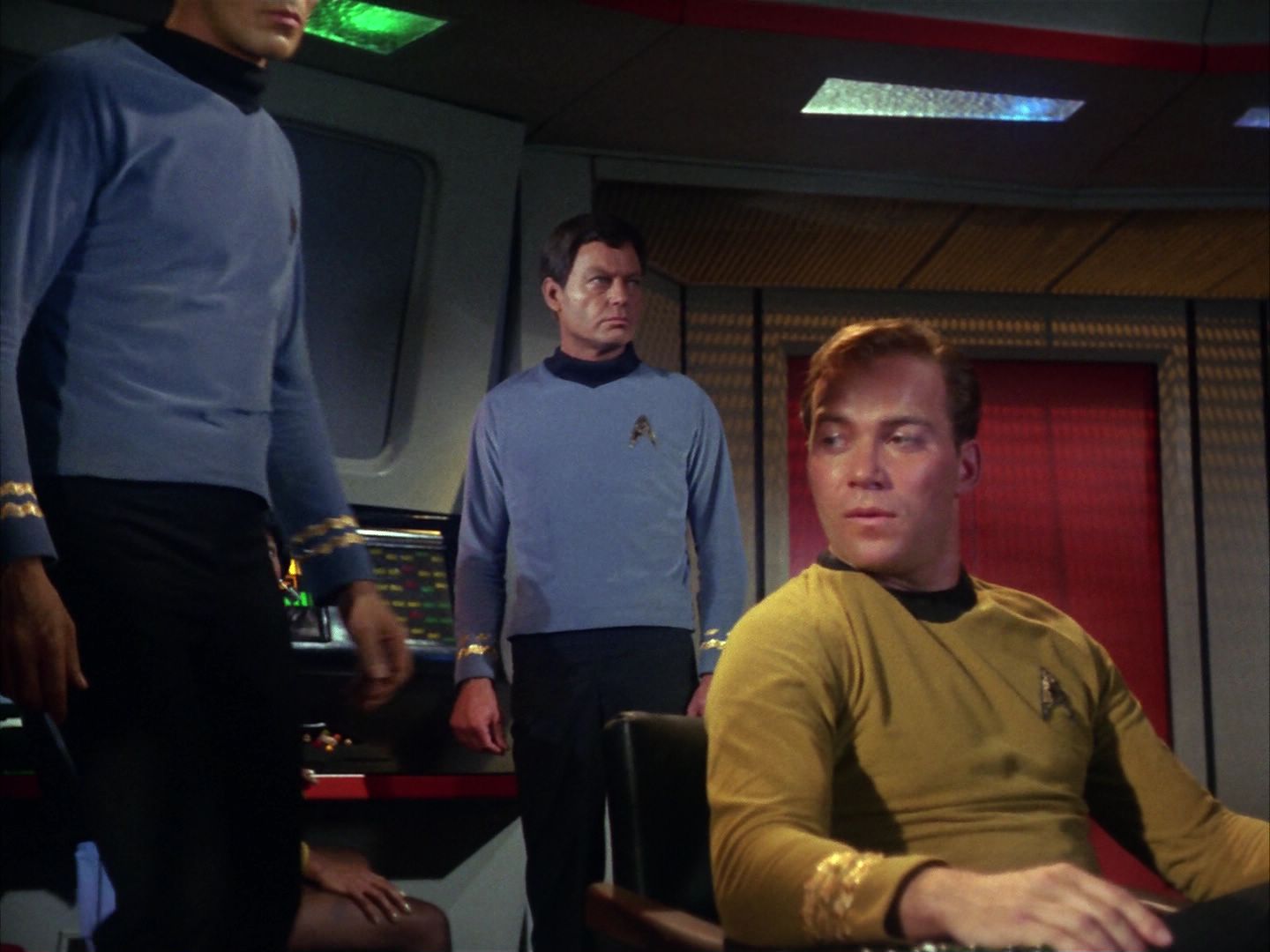 ariane179254_StarTrek_1x10_TheCorbomiteManouver_2245.jpg